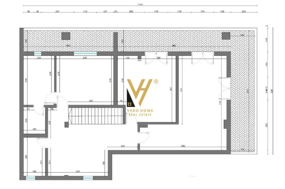 Tirane, jepet me qera zyre Kati 5, 400 m² 2.500 € (LINZE)