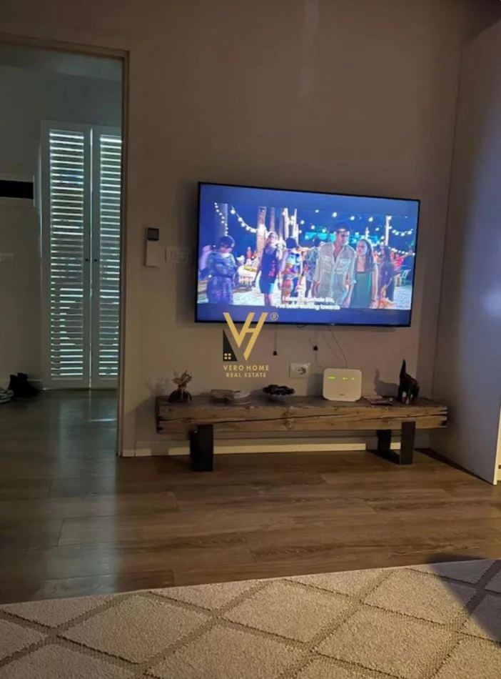 Tirane, jepet me qera apartament 2+1+Ballkon Kati 2, 75 m² 1.500 € (QENDER)