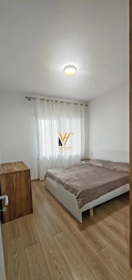 Tirane, jepet me qera apartament 1+1+Ballkon Kati 5, 61 m² 450 € (SHKOZE)