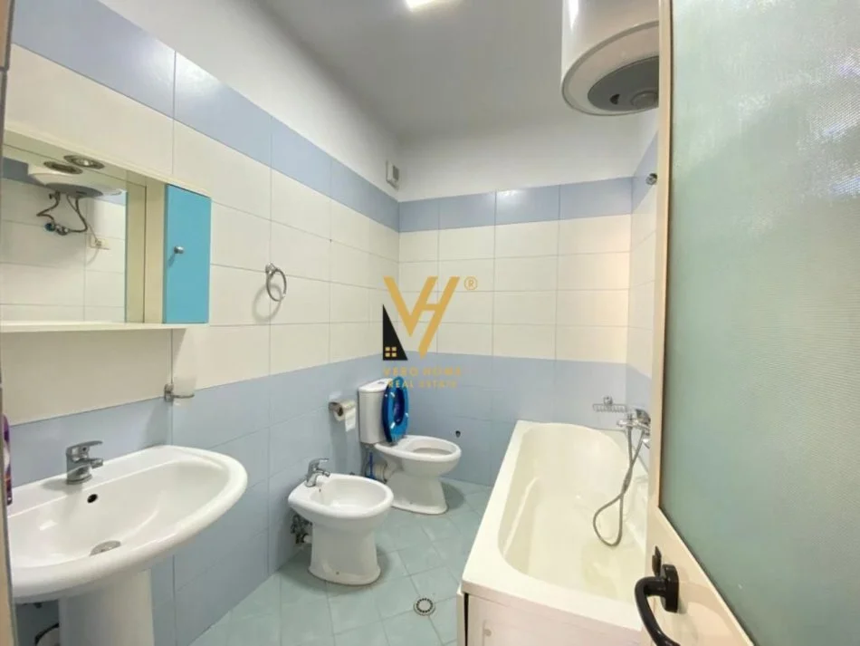 Tirane, jepet me qera apartament 2+1+Ballkon Kati 4, 145 m² 620 € (ASTIR)