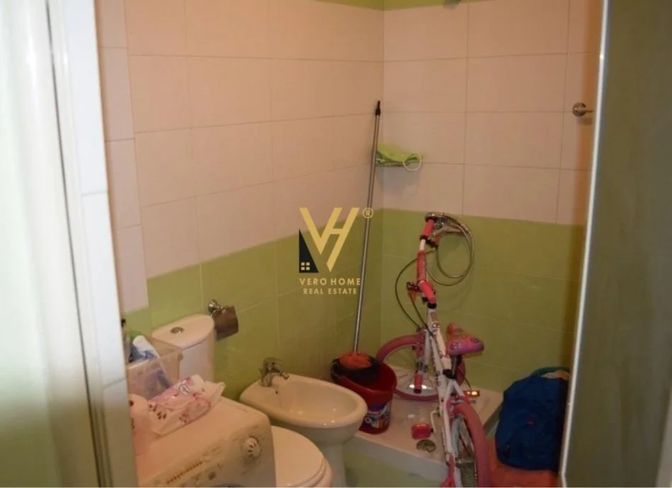 Tirane, jepet me qera apartament 2+1+Ballkon Kati 4, 145 m² 620 € (ASTIR)