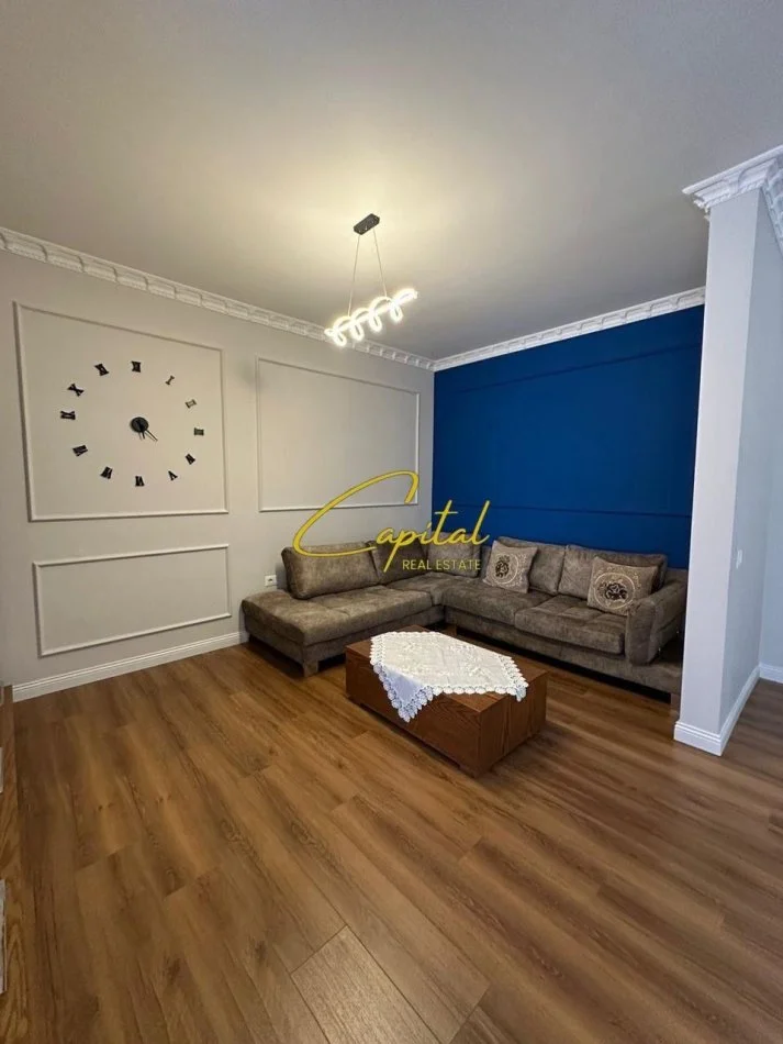 Tirane, jepet me qera apartament 2+1 Kati 1, 79 m² 650 € (RRUGA E DIBRES)