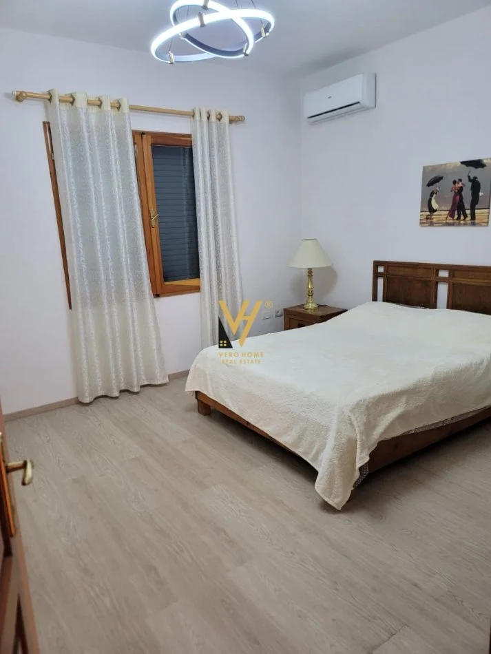 Tirane, jepet me qera apartament 2+1+Ballkon Kati 0, 145 m² 820 € (SAUK)