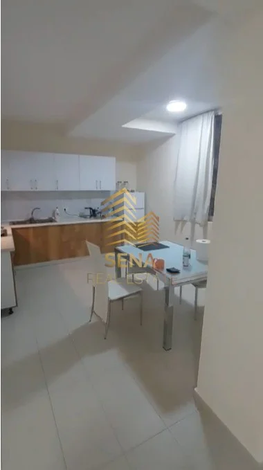 Tirane, jepet me qera apartament 2+1+Ballkon Kati 2, 120 m² 550 € (Brryl, Materniteti i Ri)