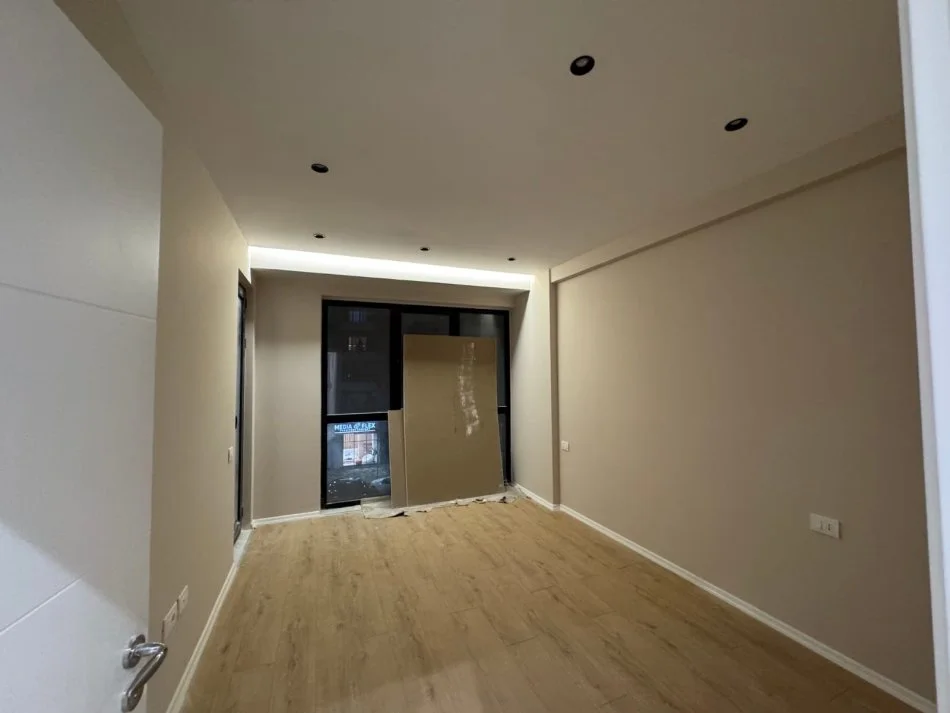 Tirane, jepet me qera apartament 1+1+Ballkon Kati 3, 64 m² 550 € (ASTIR)