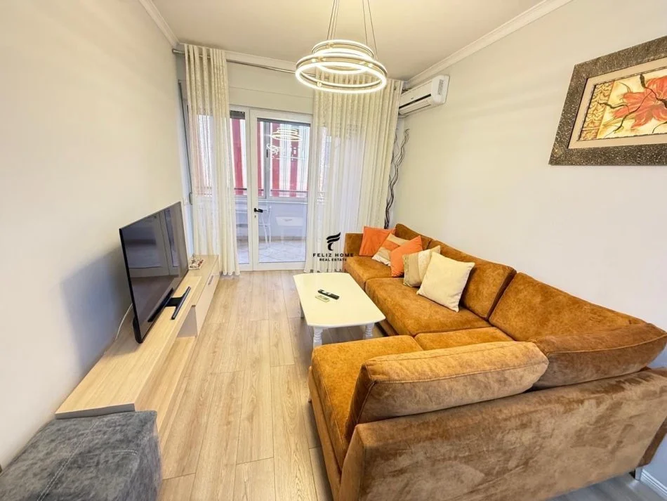 Tirane, jepet me qera apartament 2+1 Kati 3, 82 m² 1.200 € (BLLOKU)