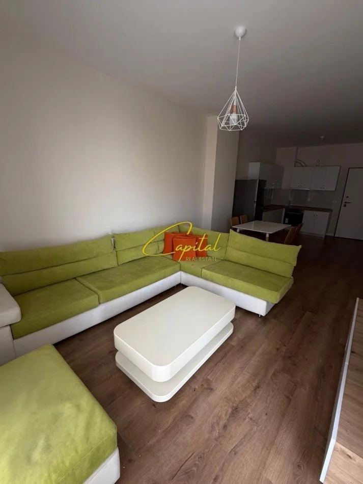 Tirane, jepet me qera apartament 1+1 Kati 2, 70 m² 550 € (5 MAJI)