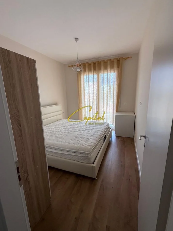Tirane, jepet me qera apartament 1+1 Kati 2, 70 m² 550 € (5 MAJI)