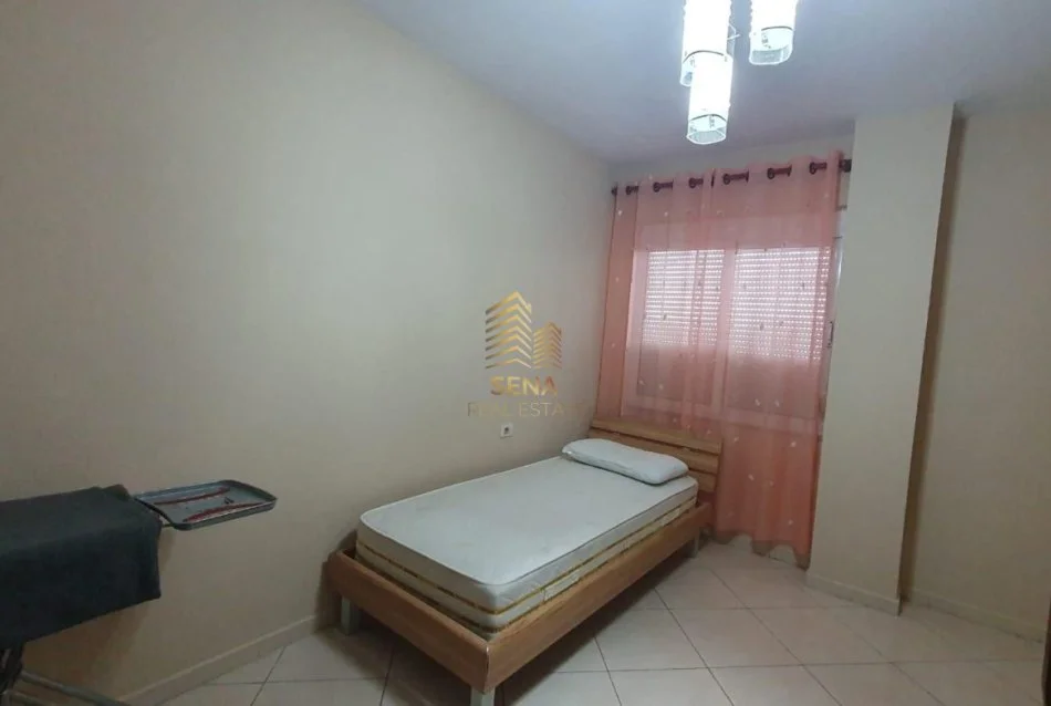 Tirane, jepet me qera apartament 2+1+Ballkon Kati 5, 94 m² 500 € (Oxhaku)