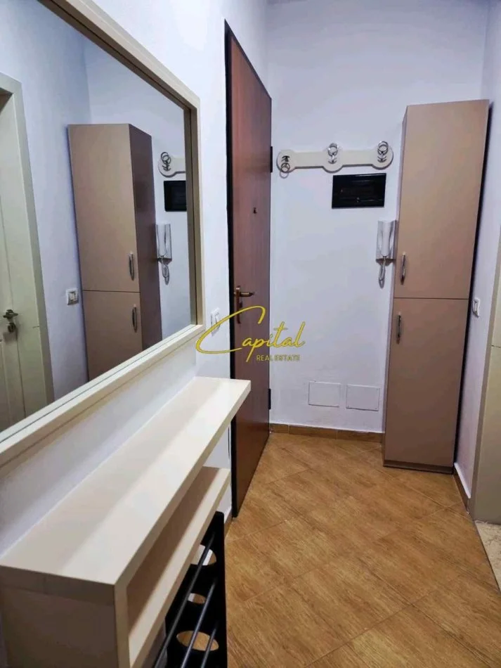Tirane, jepet me qera apartament 1+1 Kati 5, 63 m² 400 € (YZBERISHT)