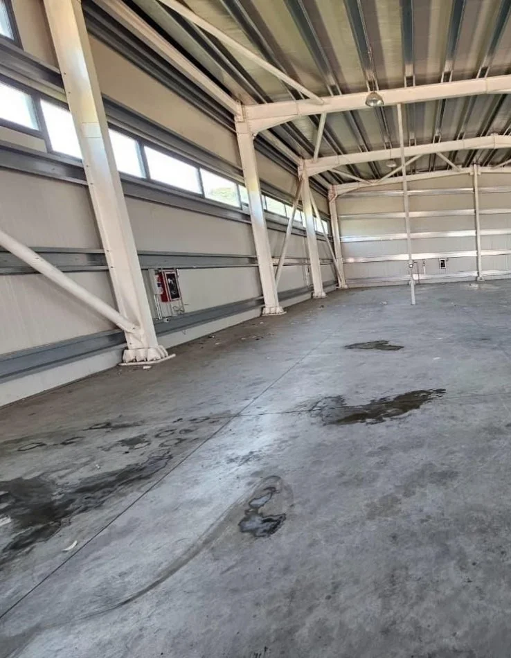 Tirane, jepet me qera magazine , 1.050 m² 650 € (AUTOSTRADA KASHAR-THUMAN)