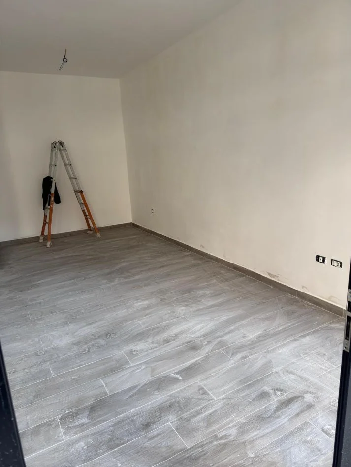 Shqiperi, jepet me qera dyqan Kati 0, 32 m² 500 € (STADIUMI DINAMO)