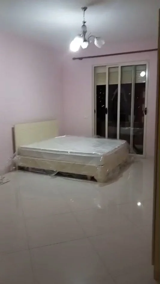 Tirane, jepet me qera apartament 2+1 Kati 4, 120 m² 450 € (yzberisht)