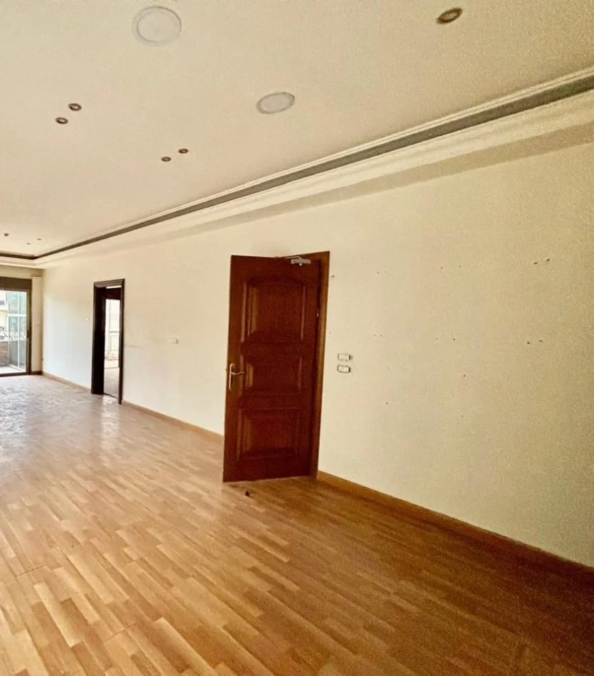 Tirane, jepet me qera zyre Kati 3, 120 m² 700 € (DON BOSKO)
