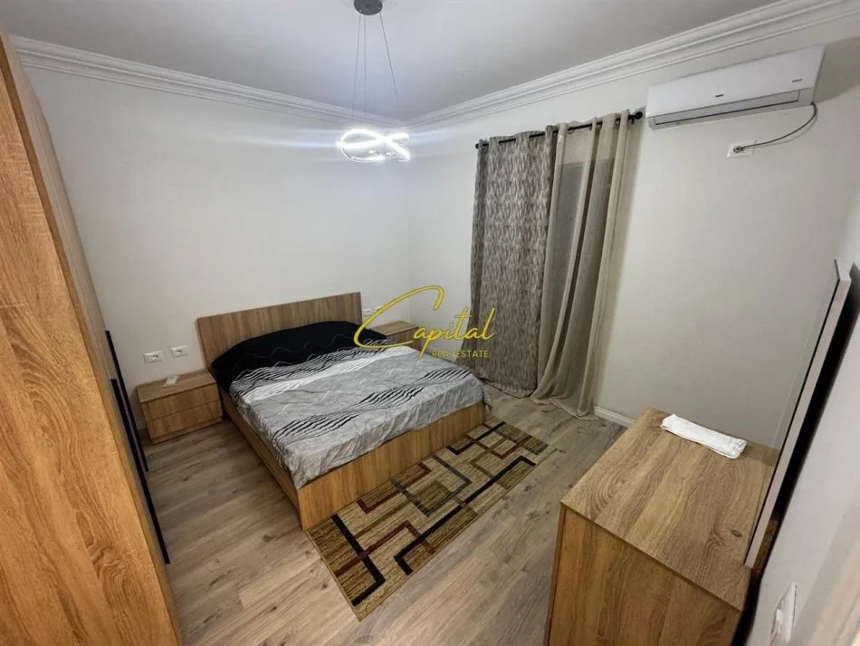 Tirane, jepet me qera apartament 2+1 Kati 3, 120 m² 630 € (SAUK)