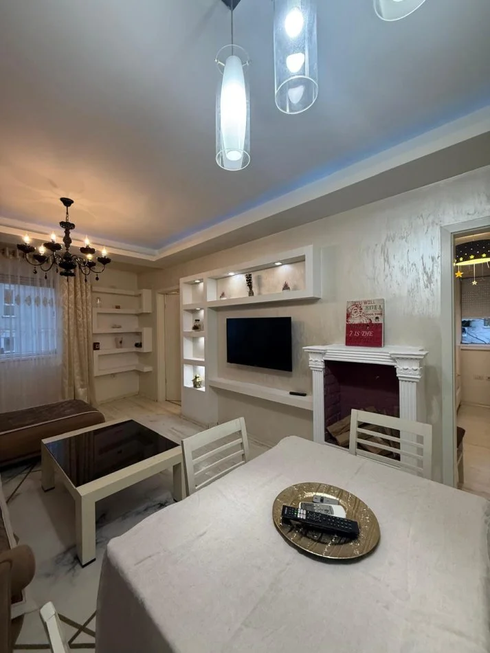 Tirane, jepet me qera apartament 2+1+Ballkon Kati 3, 80 m² 620 € (21 DHJETORI, KOMPLEKSI MAGNET)