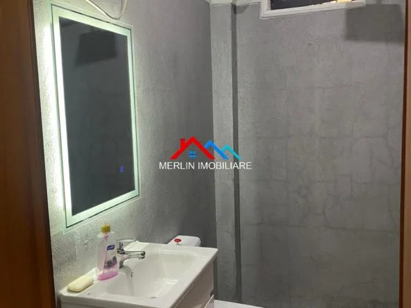 Tirane, jepet me qera apartament 1+1+Ballkon Kati 3, 75 m² 500 € (RRUGA KRISTAQ CAPO,ALI DEMI)