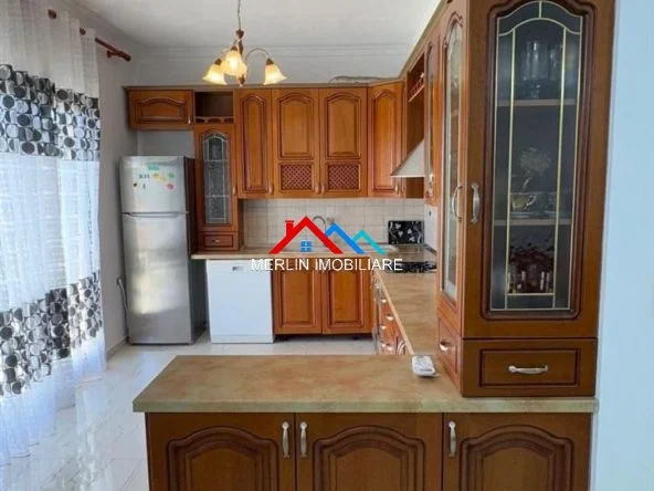 Tirane, jepet me qera apartament 2+1+Ballkon Kati 3, 120 m² 653 € (RRUGA HAJREDIN KUMBARO,SAUK)