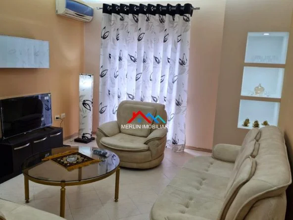 Tirane, jepet me qera apartament 2+1+Ballkon Kati 5, 108 m² 750 € (RRUGA E KOSOVAREVE)