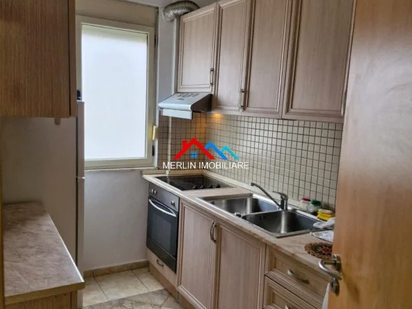 Tirane, jepet me qera apartament 2+1+Ballkon Kati 5, 108 m² 750 € (RRUGA E KOSOVAREVE)