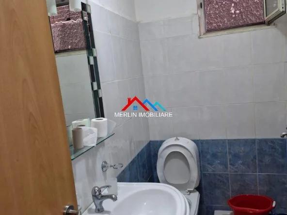 Tirane, jepet me qera apartament 2+1+Ballkon Kati 5, 108 m² 750 € (RRUGA E KOSOVAREVE)