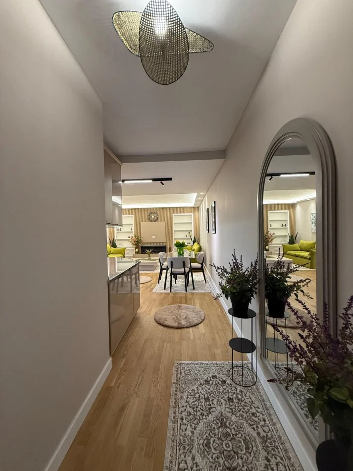 Tirane, jepet me qera apartament 1+1+Ballkon Kati 1, 75 m² (Kopshti Zoologjik) 💶 90.000 Leke/Muaj