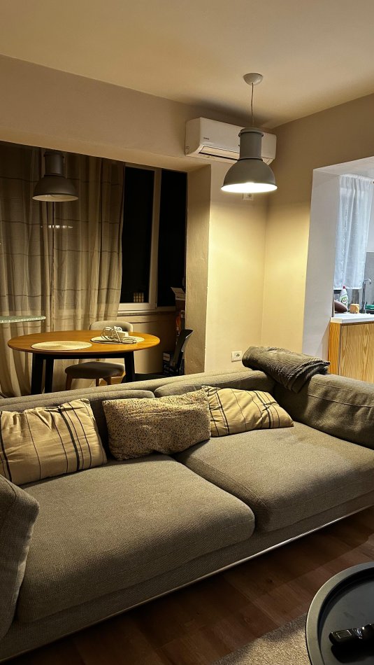 Tirane, jepet me qera apartament 1+1+Ballkon Kati 4, 60 m² 650 € 