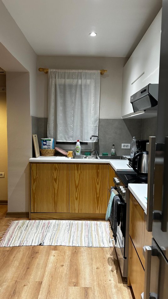 Tirane, jepet me qera apartament 1+1+Ballkon Kati 4, 60 m² 650 € 