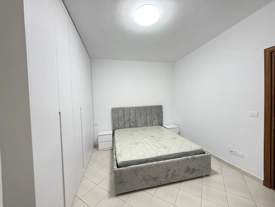 Tirane, jepet me qera apartament 1+1 Kati 1, 64 m² 450 € (ASTIR , PALLATET ROMARJO)