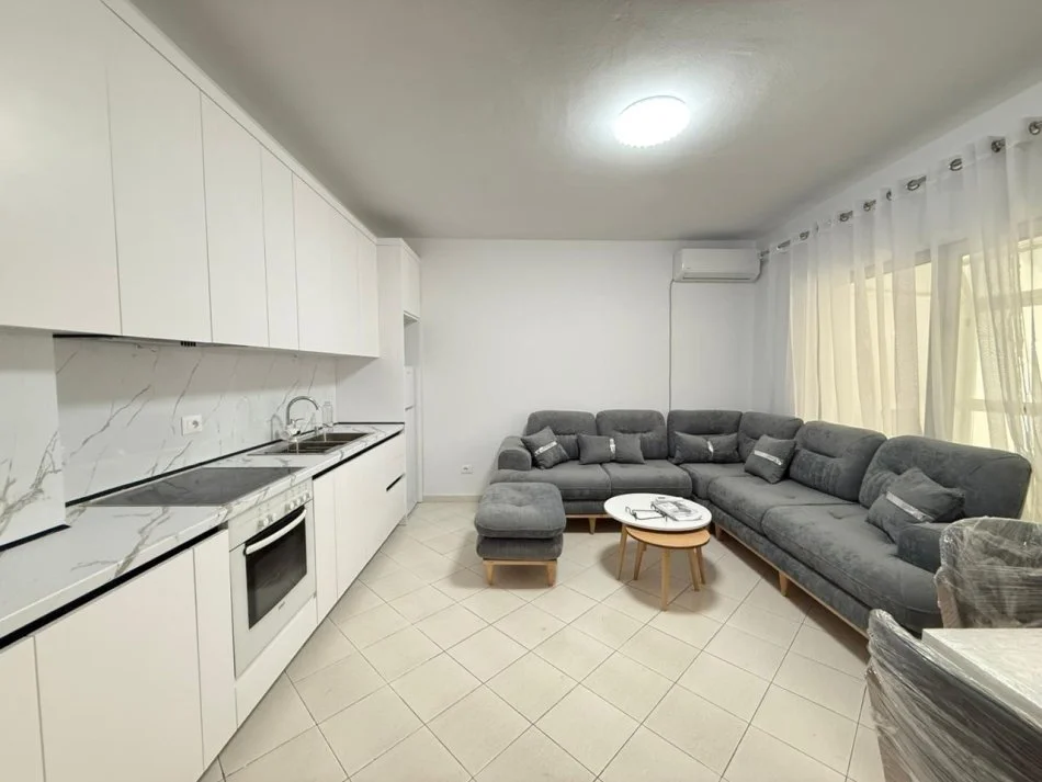 Tirane, jepet me qera apartament 1+1 Kati 1, 64 m² 450 € (ASTIR , PALLATET ROMARJO)