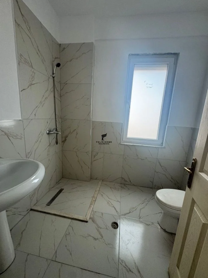 Tirane, shitet apartament 2+1 Kati 4, 115 m² 140.000 € (MEZEZ FUSHE)