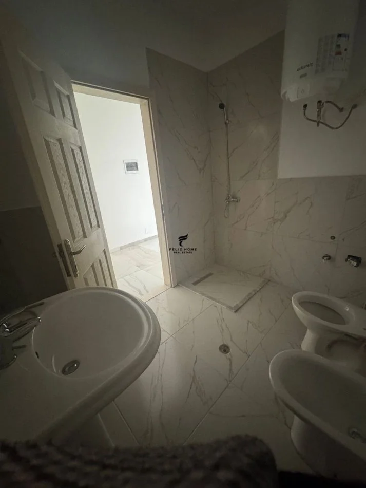 Tirane, shitet apartament 2+1 Kati 4, 115 m² 140.000 € (MEZEZ FUSHE)