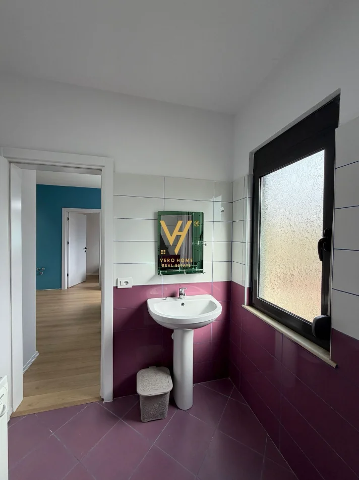 Tirane, shitet apartament 1+1+Ballkon Kati 4, 40 m² 78.000 € (CASA ITALIA)