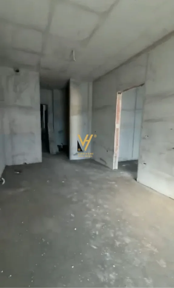 Tirane, shitet apartament 1+1+Ballkon Kati 4, 60 m² (MATERNITETI I RI)