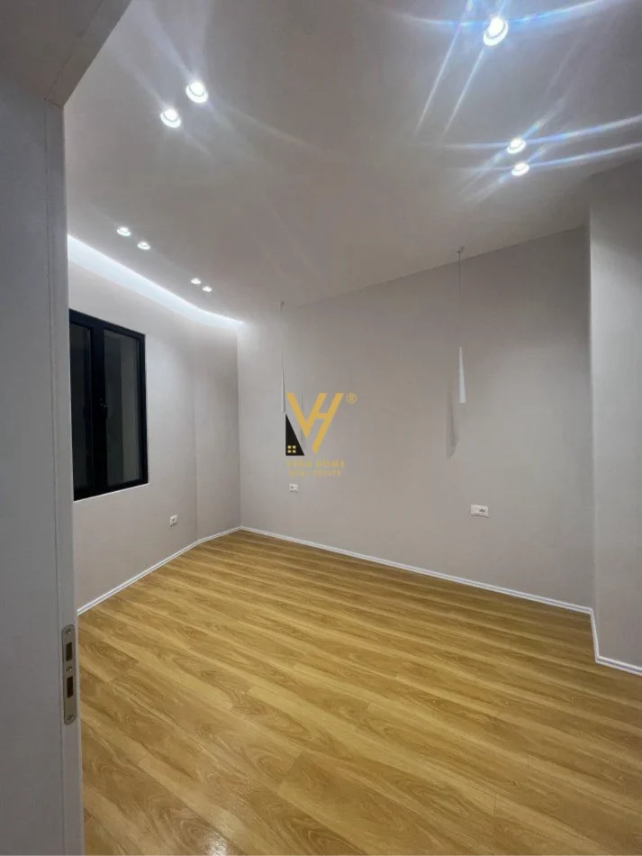Tirane, jepet me qera zyre Kati 1, 48 m² 520 € (BULEVARDI GJERGJ FISHTA)