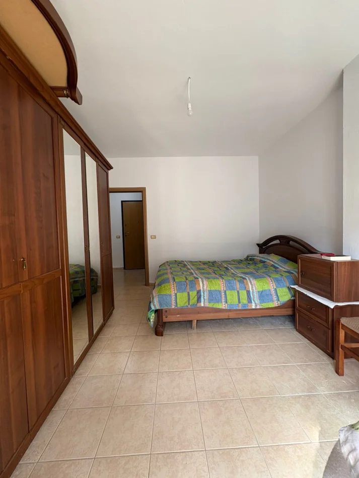 Tirane, jepet me qera apartament 1+1 Kati 5, 350 € (rruga sokrat miho , sorriso lounge)