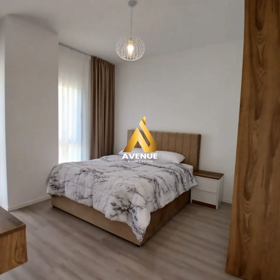 Tirane, jepet me qera apartament 2+1 Kati 4, 76 m² 1.000 € 