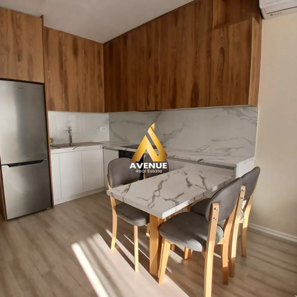 Tirane, jepet me qera apartament 2+1 Kati 4, 76 m² 1.000 € 