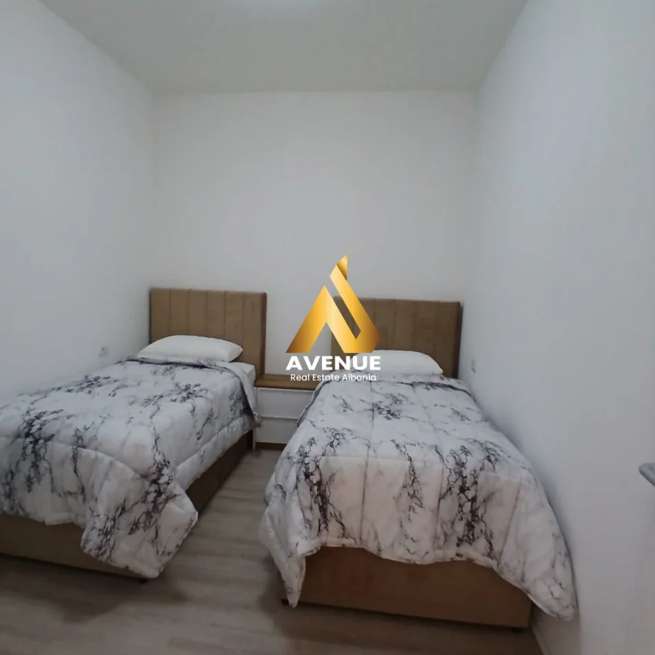 Tirane, jepet me qera apartament 2+1 Kati 4, 76 m² 1.000 € 
