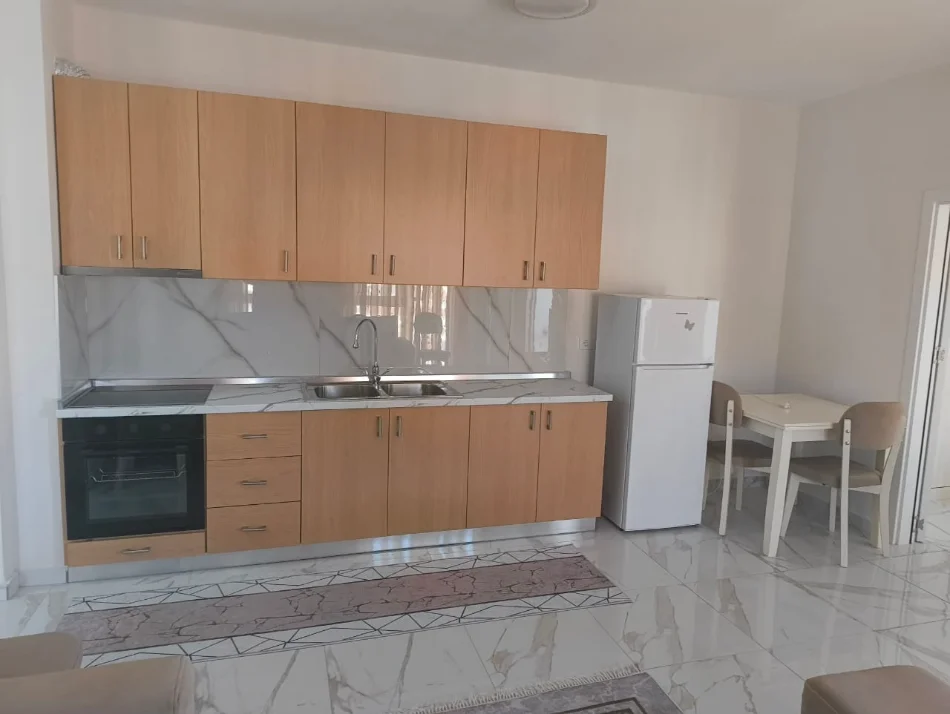 Tirane, jepet me qera apartament 1+1+Ballkon Kati 7, 70 m² 550 € (5 MAJI)