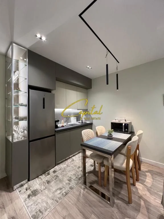 Tirane, jepet me qera apartament 1+1 Kati 11, 75 m² 870 € (SHESHI SKENDERBEJ)