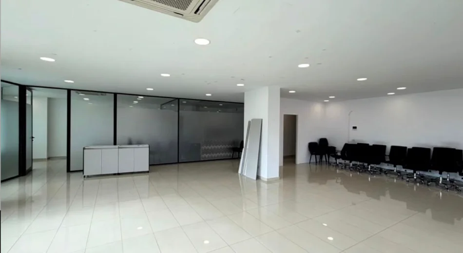 Tirane, jepet me qera zyre Kati 6, 190 m² 2.500 € (DELIJORGJI)