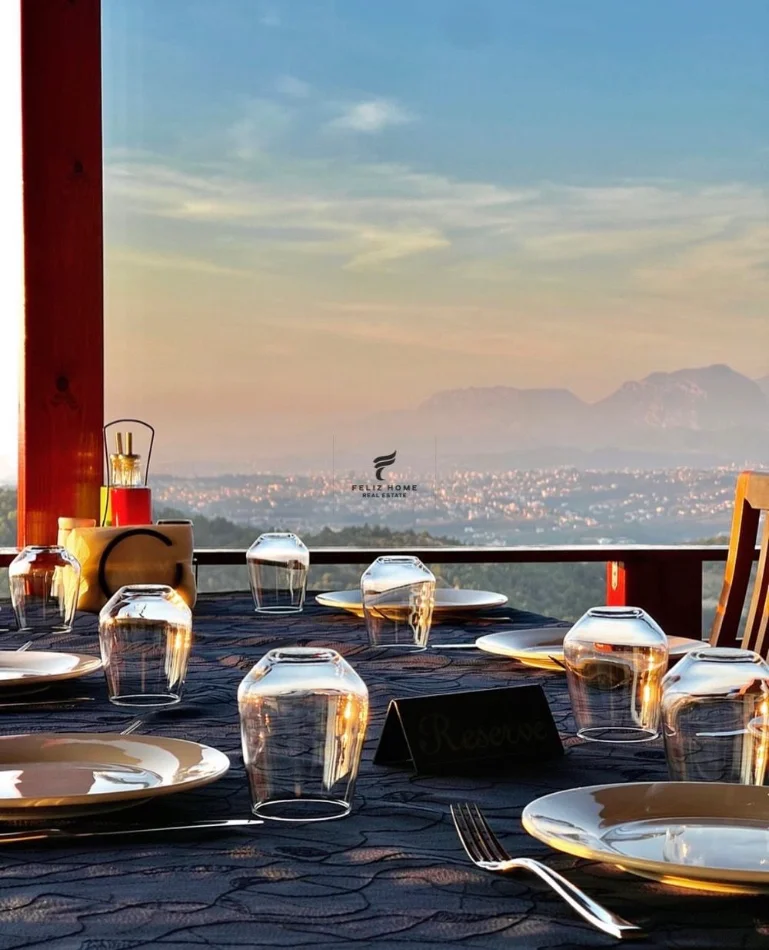 Tirane, jepet me qera bar-resorant Kati 0, 600 m² 3.000 € (PETRELE)