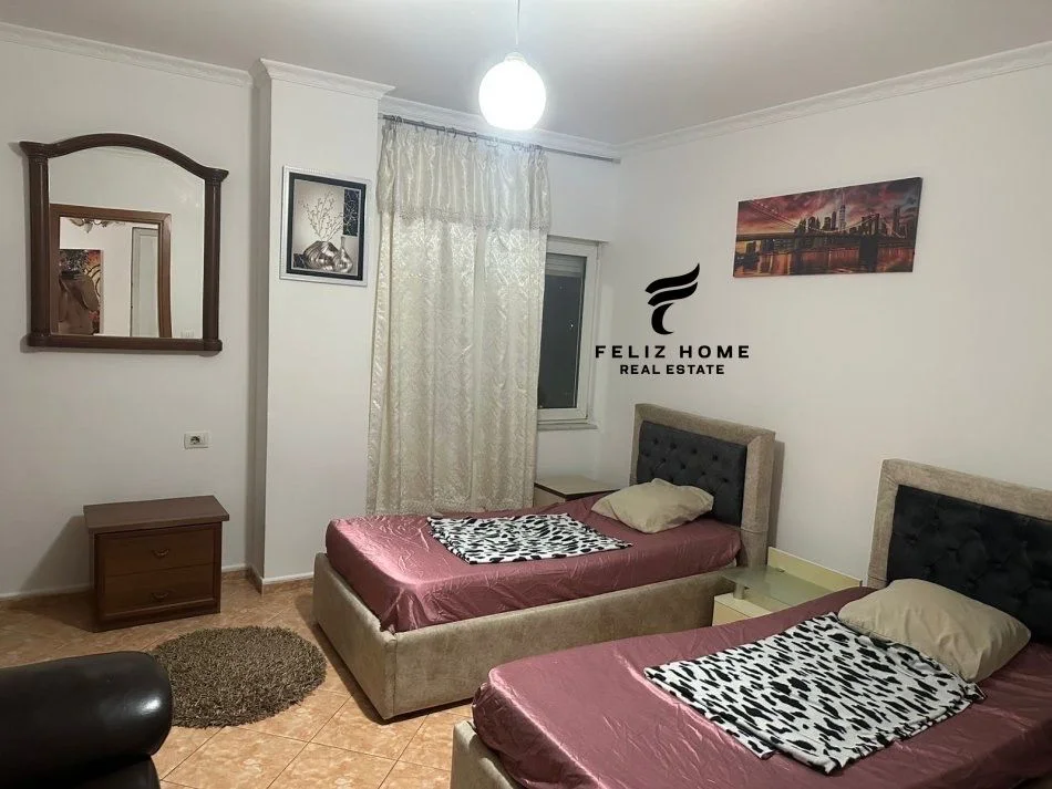 Tirane, jepet me qera apartament 2+1 Kati 3, 155 m² 700 € (ZOGU I ZI)
