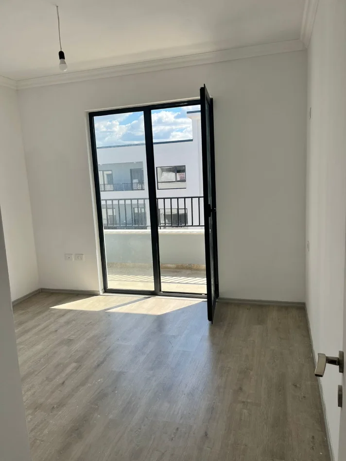 Tirane, jepet me qera apartament 1+1 Kati 8, 68 m² 300 € (Kamez)
