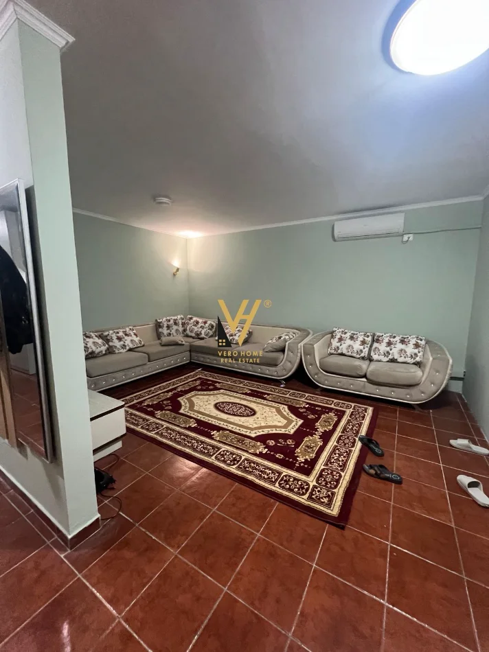 Tirane, jepet me qera apartament 1+1+Ballkon Kati 1, 70 m² 500 € (KOMUNA E PARISIT)