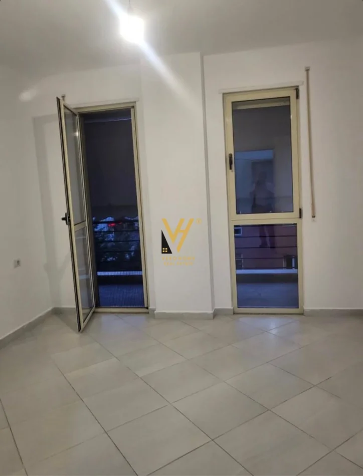 Tirane, jepet me qera apartament 2+1+Ballkon Kati 2, 95 m² 520 € (DON BOSKO)