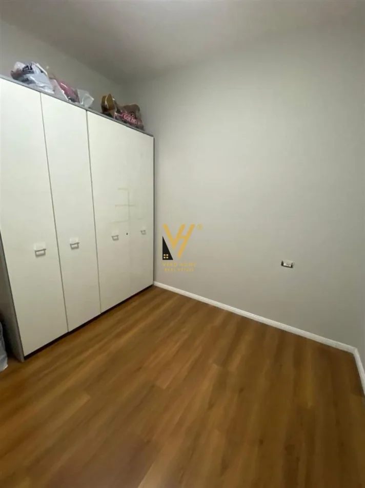 Tirane, jepet me qera apartament 2+1+Ballkon Kati 1, 79 m² 600 € (SELVIA)