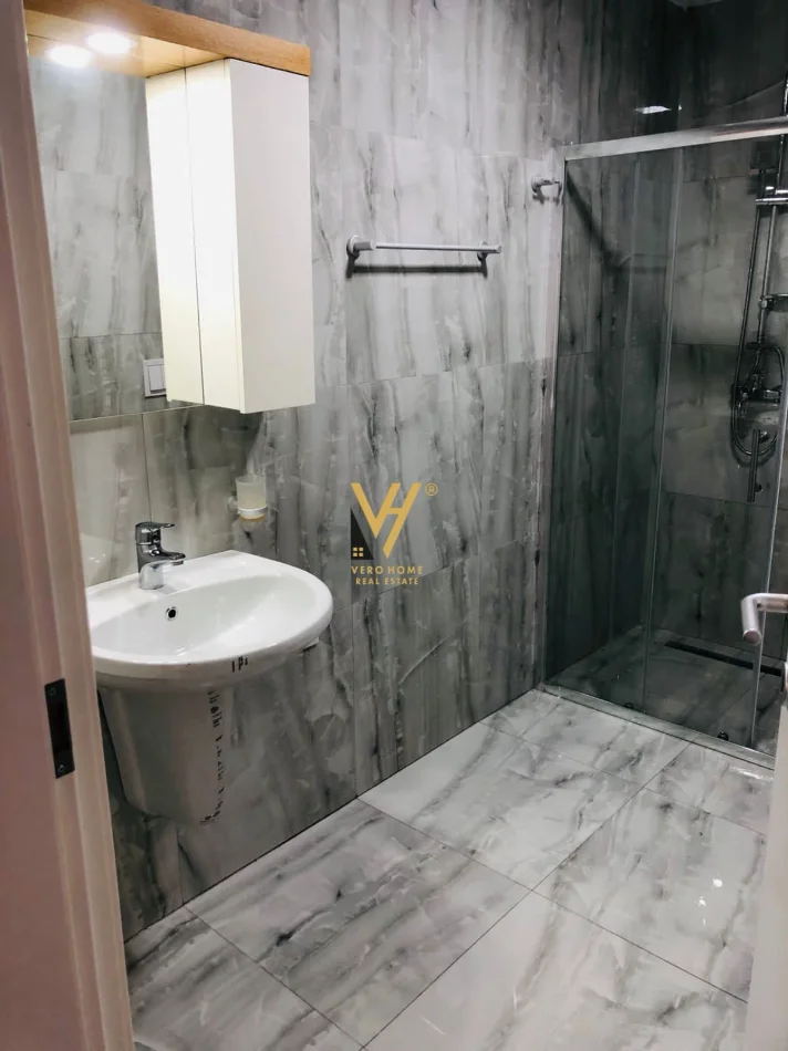 Tirane, jepet me qera apartament 2+1+Ballkon Kati 6, 100 m² 700 € (DON BOSKO)