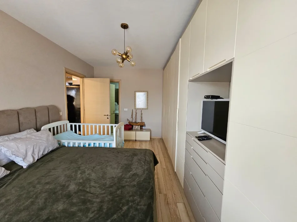 Tirane, shitet apartament 2+1+Ballkon Kati 4, 99 m² 223.000 € (Kompleksi AnA)